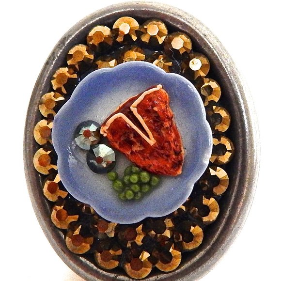 T-BONE STEAK DINNER DORADO RHINESTONE RING